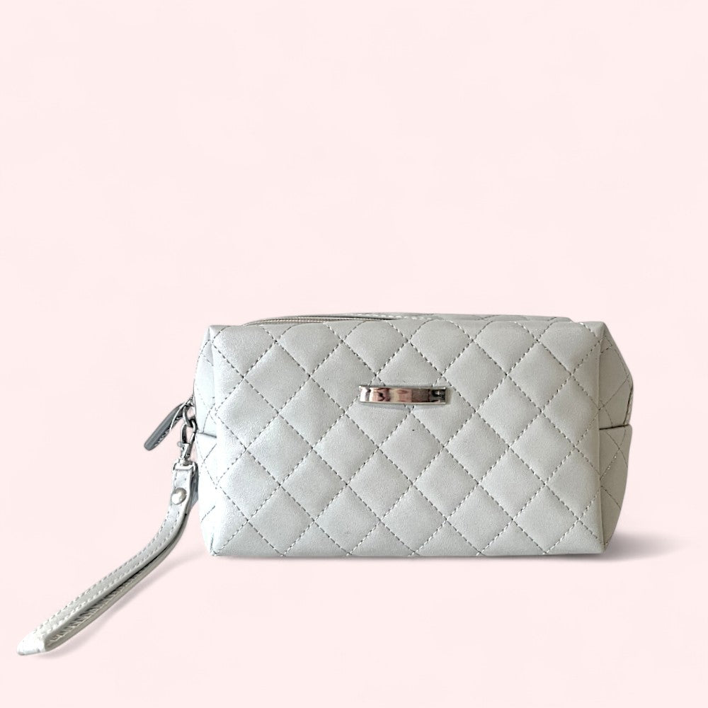 Pretty-Beige-Vanity-Bag-Oh-So-Niche